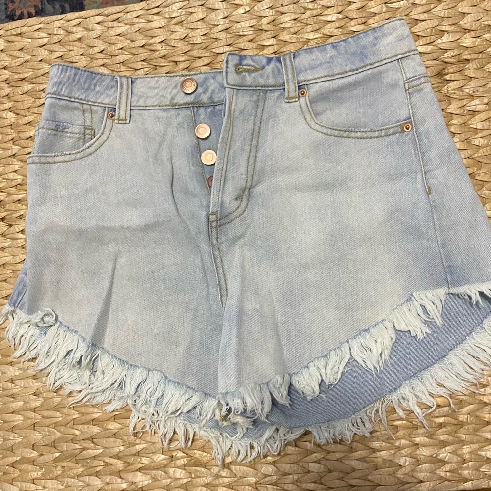 The perfect shorts! High waisted, the cutest fringe, soft and comfortable!